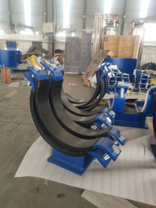 두 개의 볼트가 있는 액체 아연에 담근 강철로 조정 가능한 슬라이딩 파이프 홀더 탄소강